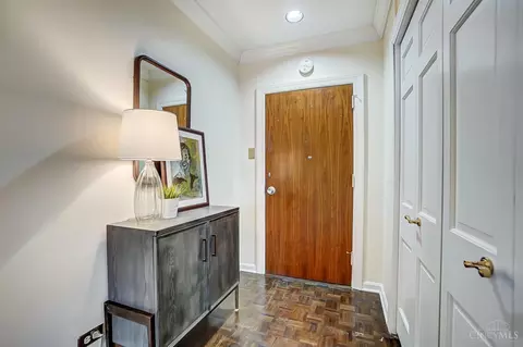 Entry Way - 2401 Ingleside Ave #3E, Cincinnati, OH 45206 photo 1 of 2