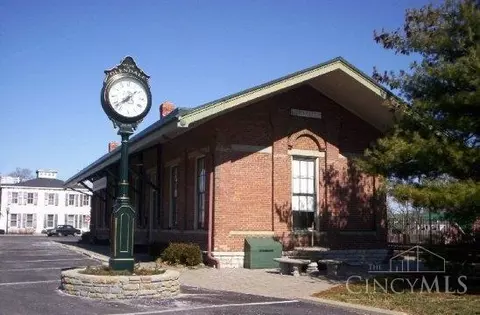 Exterior - 151 Sharon Rd, Glendale, OH 45246 photo 7 of 7