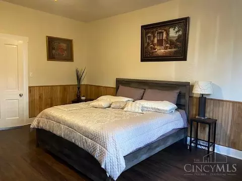 Bedroom - 151 Sharon Rd, Glendale, OH 45246 photo 2 of 4