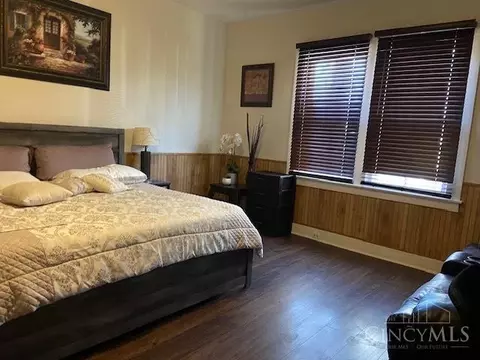 Bedroom - 151 Sharon Rd, Glendale, OH 45246 photo 1 of 4