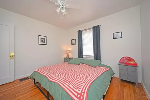 Bedroom - 6990 Grace Ave, Mariemont, OH 45227 photo 2 of 6