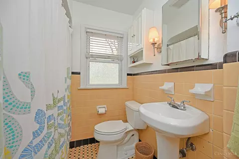 Bath - 6990 Grace Ave, Mariemont, OH 45227 photo 1 of 2