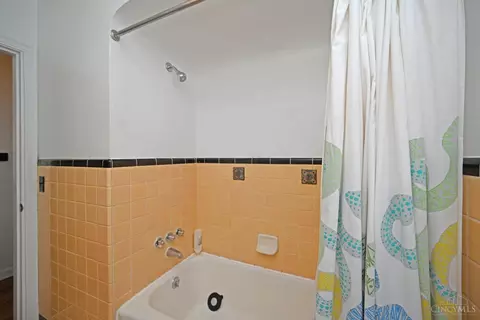 Bath - 6990 Grace Ave, Mariemont, OH 45227 photo 2 of 2
