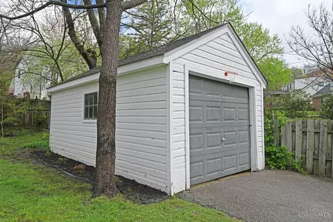 Exterior - 6990 Grace Ave, Mariemont, OH 45227 photo 14 of 18
