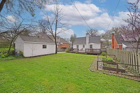 Exterior - 6990 Grace Ave, Mariemont, OH 45227 photo 16 of 18