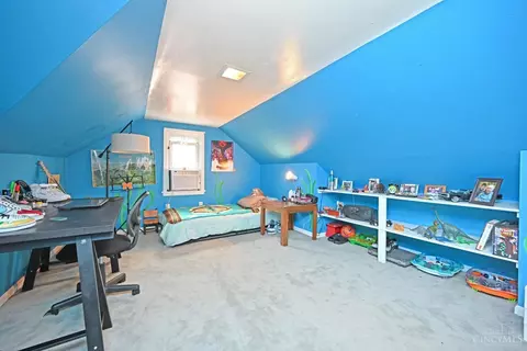 Bedroom - 6990 Grace Ave, Mariemont, OH 45227 photo 6 of 6