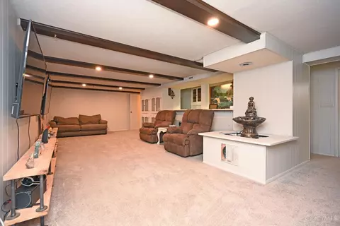 Living - 525 Riddle Rd, Cincinnati, OH 45231 photo 6 of 8