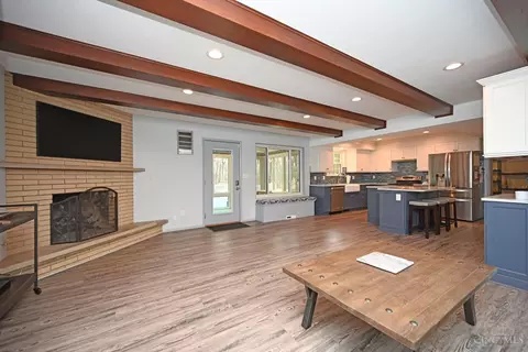 Kitchen - 525 Riddle Rd, Cincinnati, OH 45231 photo 7 of 7