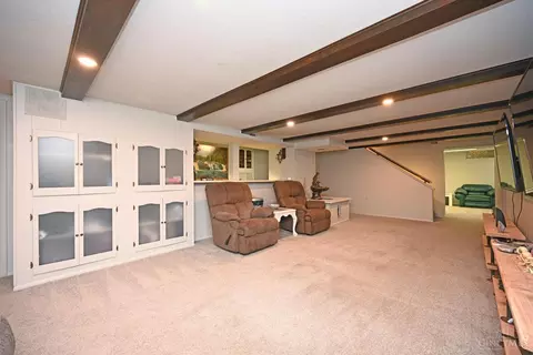 Living - 525 Riddle Rd, Cincinnati, OH 45231 photo 7 of 8