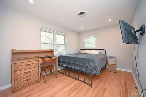 Bedroom - 525 Riddle Rd, Cincinnati, OH 45231 photo 3 of 6