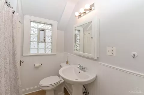 Bath - 3606 Madison Rd, Cincinnati, OH 45209 photo 1 of 1