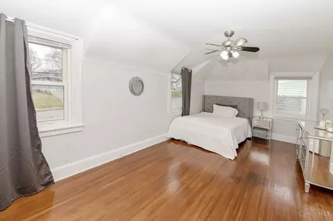 Bedroom - 3606 Madison Rd, Cincinnati, OH 45209 photo 1 of 6