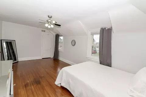Bedroom - 3606 Madison Rd, Cincinnati, OH 45209 photo 3 of 6