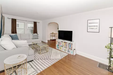Living - 3606 Madison Rd, Cincinnati, OH 45209 photo 2 of 2
