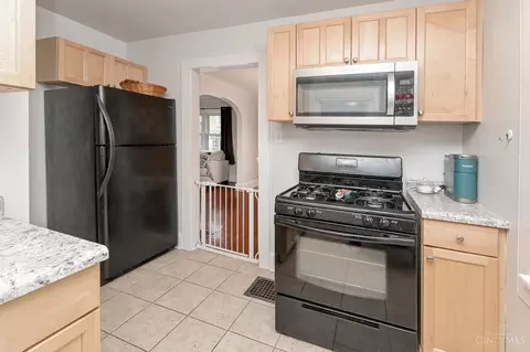 Kitchen - 3606 Madison Rd, Cincinnati, OH 45209 photo 3 of 3