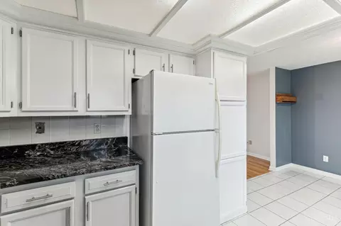 Kitchen - 8893 Morley Pl, Maineville, OH 45039 photo 4 of 6