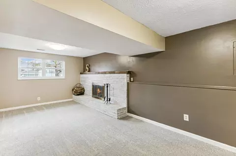 Living - 8893 Morley Pl, Maineville, OH 45039 photo 2 of 4