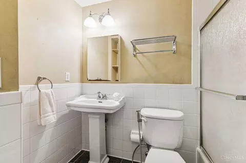 Bath - 8893 Morley Pl, Maineville, OH 45039 photo 2 of 2