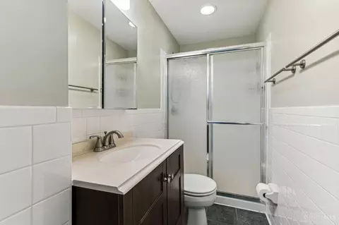 Bath - 8893 Morley Pl, Maineville, OH 45039 photo 1 of 2