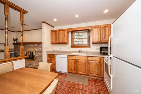 Kitchen - 1874 Creswell Dr, Cincinnati, OH 45240 photo 1 of 3
