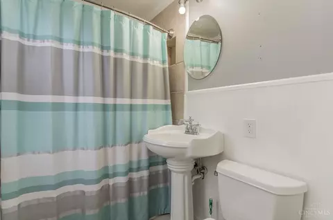 Bath - 7631 Forest Rd, Cincinnati, OH 45255 photo 2 of 3