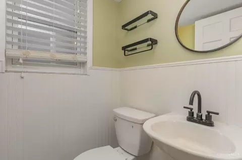 Bath - 7631 Forest Rd, Cincinnati, OH 45255 photo 3 of 3