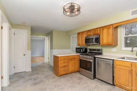 Kitchen - 7631 Forest Rd, Cincinnati, OH 45255 photo 2 of 3