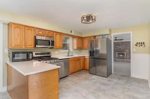 Kitchen - 7631 Forest Rd, Cincinnati, OH 45255 photo 3 of 3