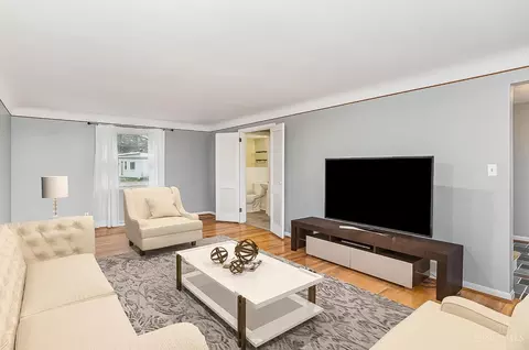 Living - 7631 Forest Rd, Cincinnati, OH 45255 photo 1 of 5