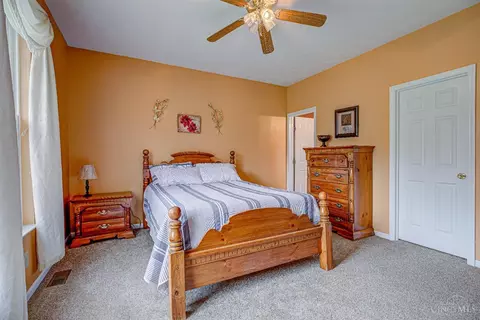 Bedroom - 1148 Devils Backbone Rd, Cincinnati, OH 45233 photo 2 of 7