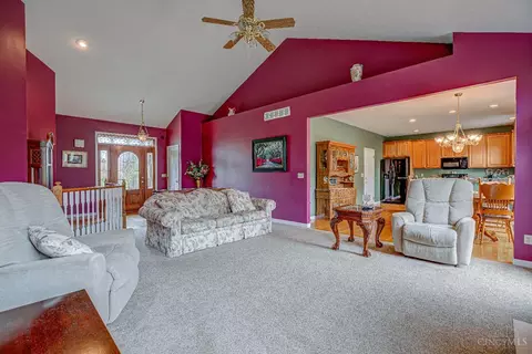 Living - 1148 Devils Backbone Rd, Cincinnati, OH 45233 photo 3 of 6