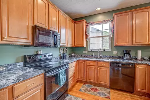Kitchen - 1148 Devils Backbone Rd, Cincinnati, OH 45233 photo 2 of 3