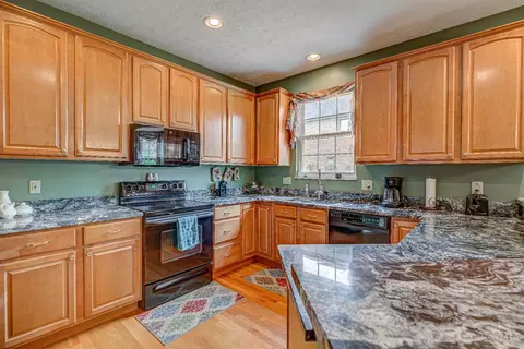 Kitchen - 1148 Devils Backbone Rd, Cincinnati, OH 45233 photo 1 of 3