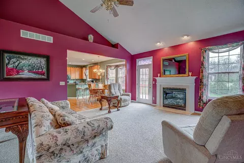 Living - 1148 Devils Backbone Rd, Cincinnati, OH 45233 photo 2 of 6