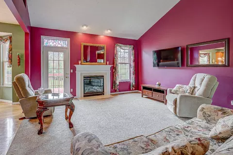 Living - 1148 Devils Backbone Rd, Cincinnati, OH 45233 photo 1 of 6