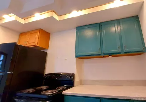 Kitchen - 3420 Beaumont Pl, Cincinnati, OH 45205 photo 2 of 5