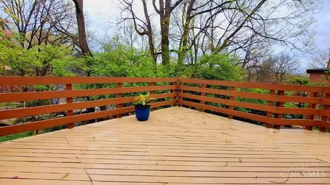 Exterior - 3420 Beaumont Pl, Cincinnati, OH 45205 photo 3 of 9