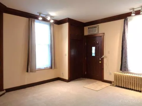 Living - 3420 Beaumont Pl, Cincinnati, OH 45205 photo 3 of 3