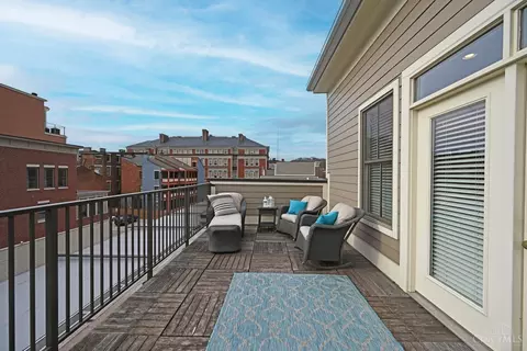 Exterior - 1501 Elm St, Cincinnati, OH 45202 photo 7 of 8
