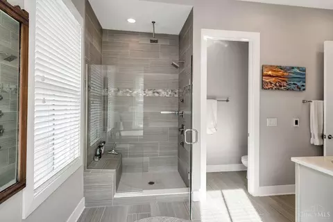 Bath - 1501 Elm St, Cincinnati, OH 45202 photo 4 of 5
