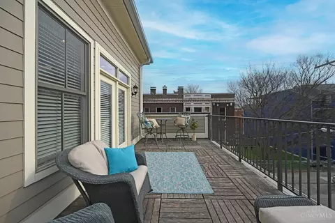 Exterior - 1501 Elm St, Cincinnati, OH 45202 photo 6 of 8