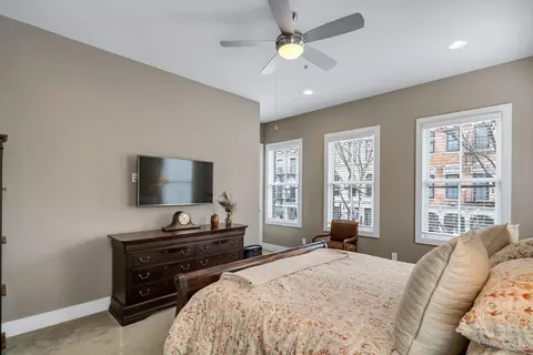 Bedroom - 1501 Elm St, Cincinnati, OH 45202 photo 2 of 6