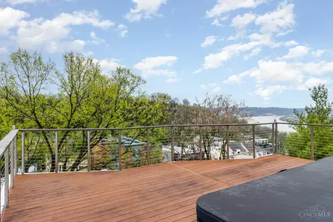 Exterior - 974 Hatch St, Cincinnati, OH 45202 photo 2 of 6