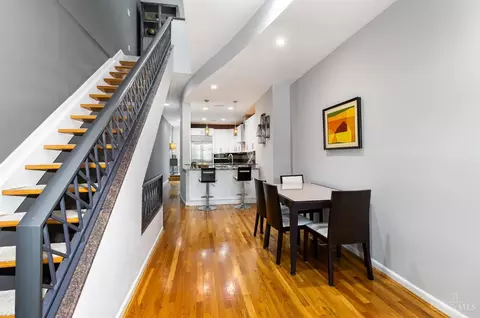Entry Way - 974 Hatch St, Cincinnati, OH 45202 photo 2 of 2