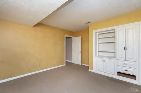 Bedroom - 2662 Lytham Ct, Cincinnati, OH 45233 photo 1 of 7