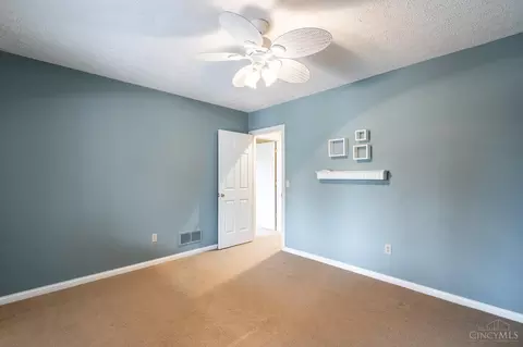 Bedroom - 2662 Lytham Ct, Cincinnati, OH 45233 photo 4 of 7