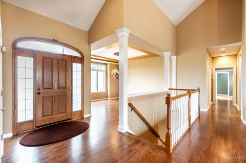 Entry Way - 2662 Lytham Ct, Cincinnati, OH 45233 photo 2 of 4