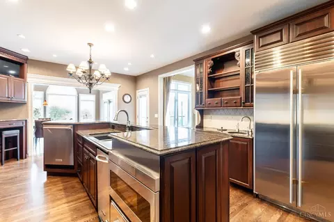 Kitchen - 2662 Lytham Ct, Cincinnati, OH 45233 photo 5 of 8