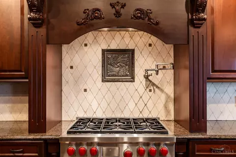 Kitchen - 2662 Lytham Ct, Cincinnati, OH 45233 photo 8 of 8