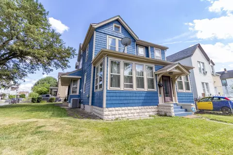 6114 Mcgregor Ave, Elmwood Place, OH 45216